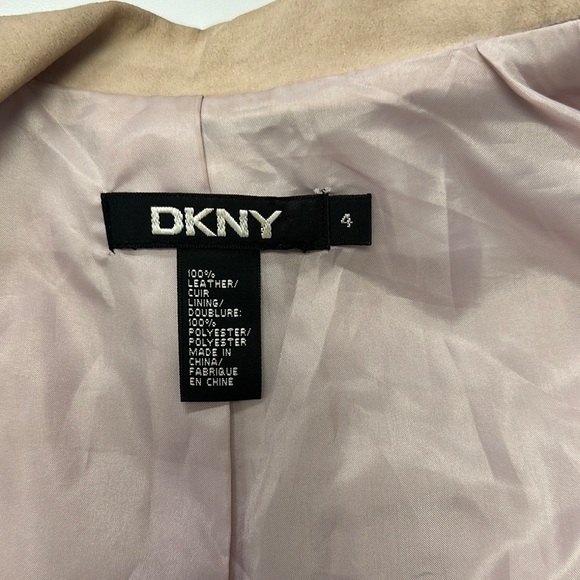 Women's Cream Blazer - Picture 8 of 10